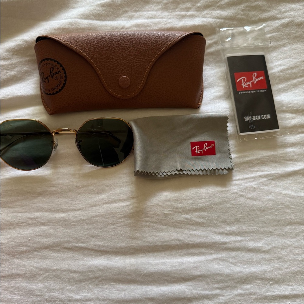 Ray-Ban Gold Frame Sunglasses with Brown Case